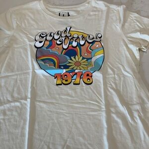 Isaac MorrisGood Vibes tshirt